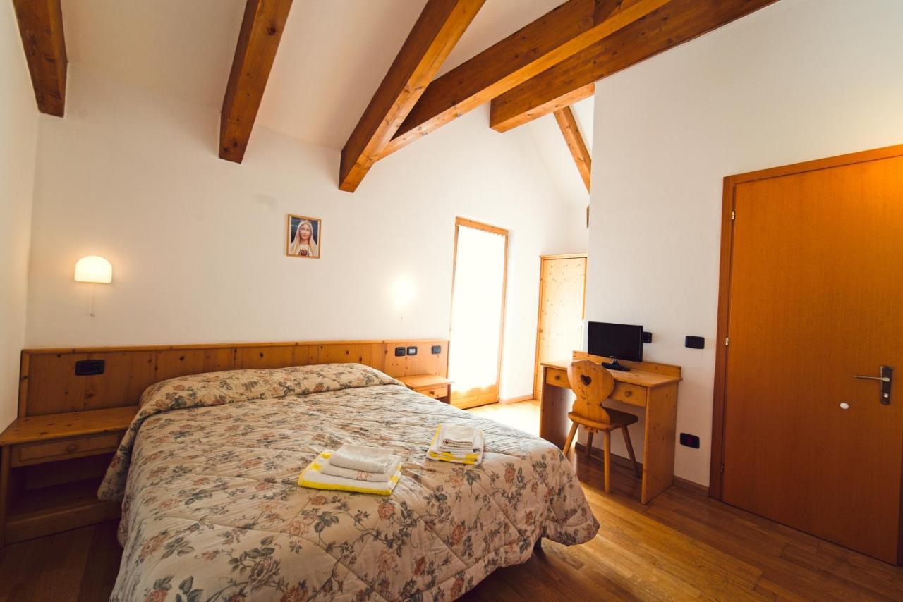 Kapriol Hotel Castello Tesino Exterior photo
